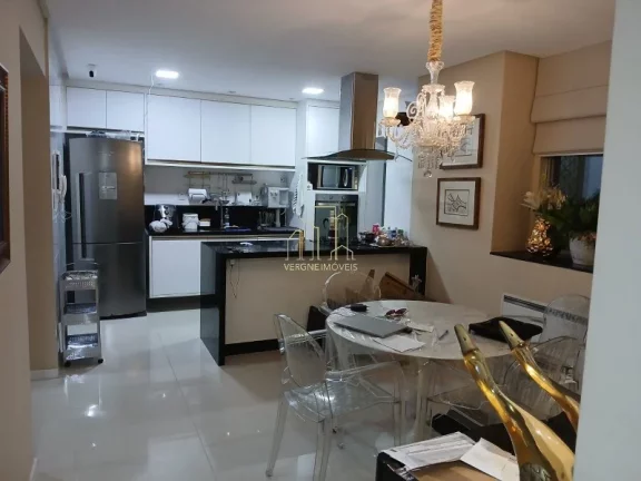 Imagem Apartamento amplo e bem localizado com três quartos varanda a venda no Caminho das Árvores