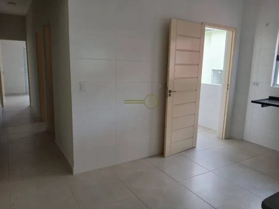 Imagem Casa sobreposta bem localizado à venda em Peruíbe