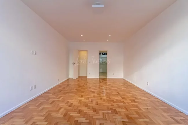 Imagem Transforme espaços em sonhos vivos. Copacabana te espera.