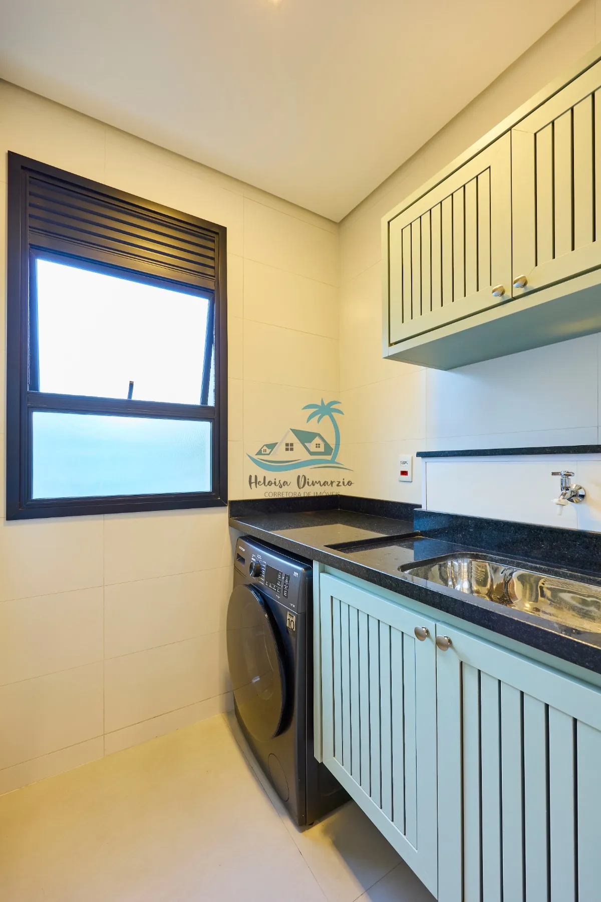 Imagem Apartamento de alto padrão à venda a 70m do mar na Praia da Enseada em Ubatuba