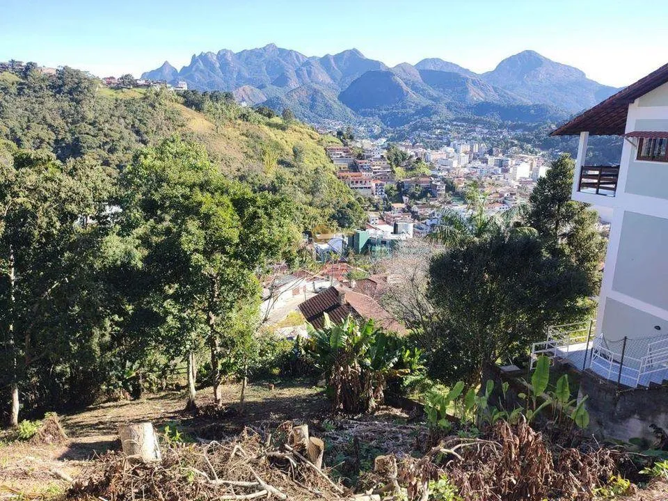 Foto do imóvel Terreno para Venda em Teresópolis / RJ em Rua Arnaldo Rizzi Lippi