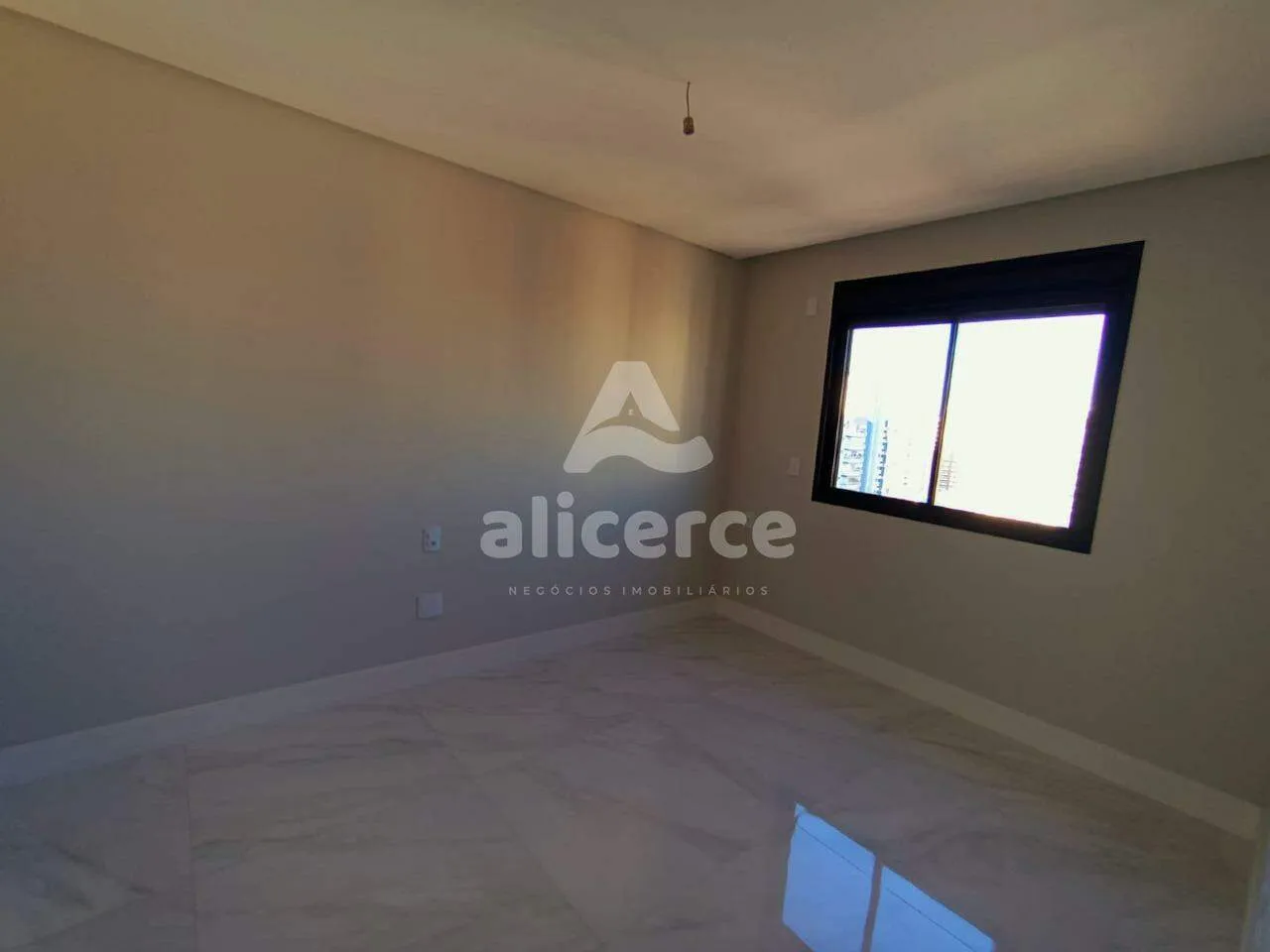 Imagem Apartamento elegânte e Confortável 89m2-2 Suítes, Sol da Tarde e Localização Privilegiada