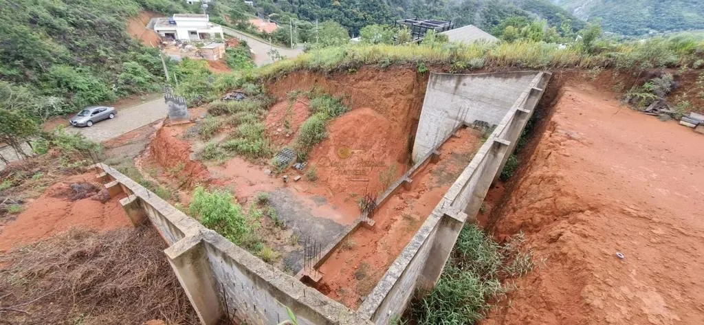 Imagem Terreno em Condomínio para Venda em Teresópolis / RJ no bairro Albuquerque