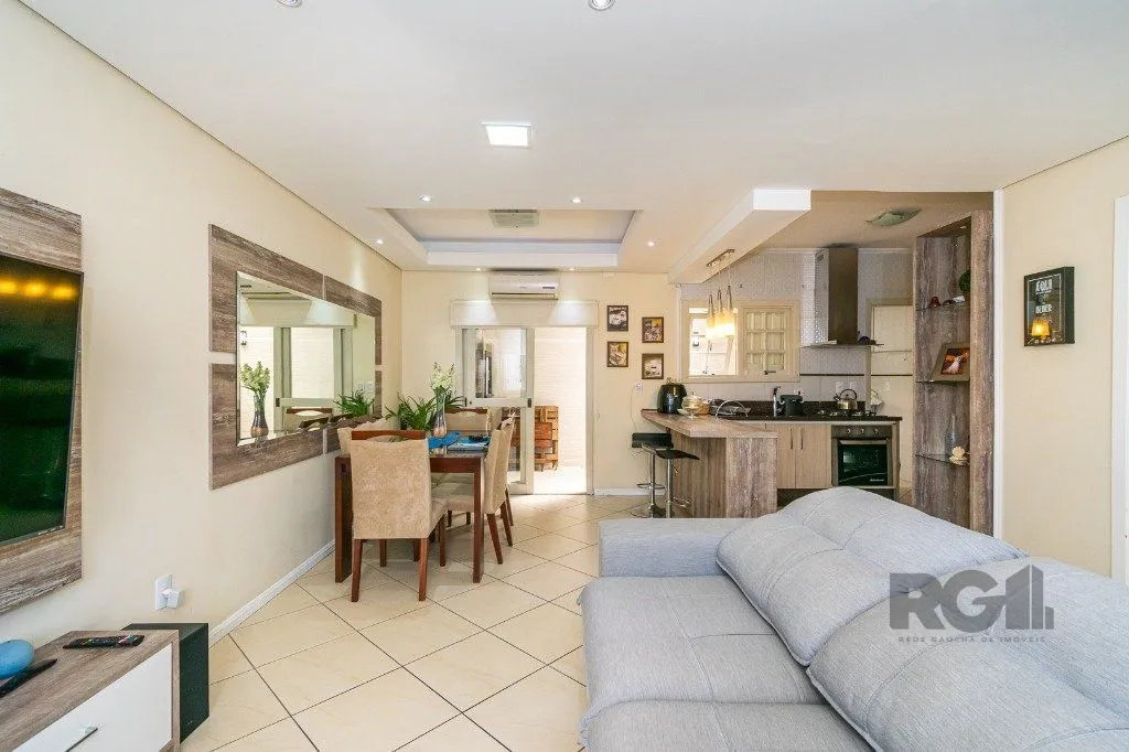 Imagem Casa sobrado no Sarandi de 3 dormitórios e vaga