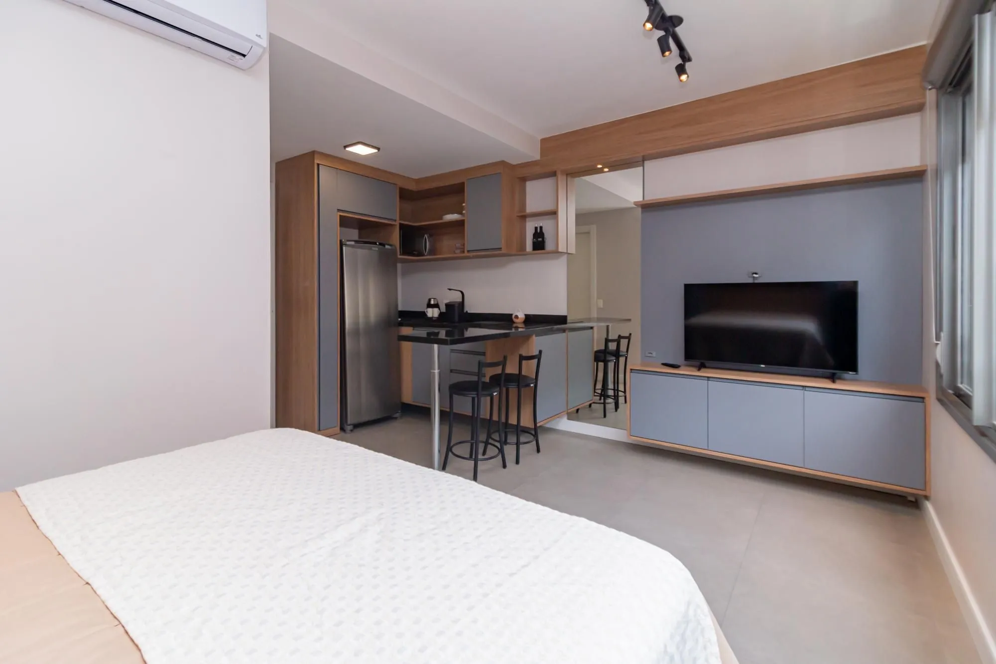 Imagem STUDIO ANDAR ALTO C BAIXA EM FRENTE A REDENÇÃO Porto Alegre