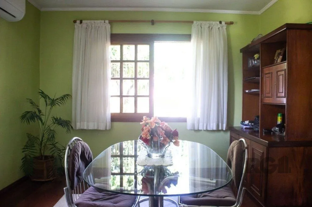 Imagem Casa 298m² - 4 dormitórios, 3 vagas na Zona Norte