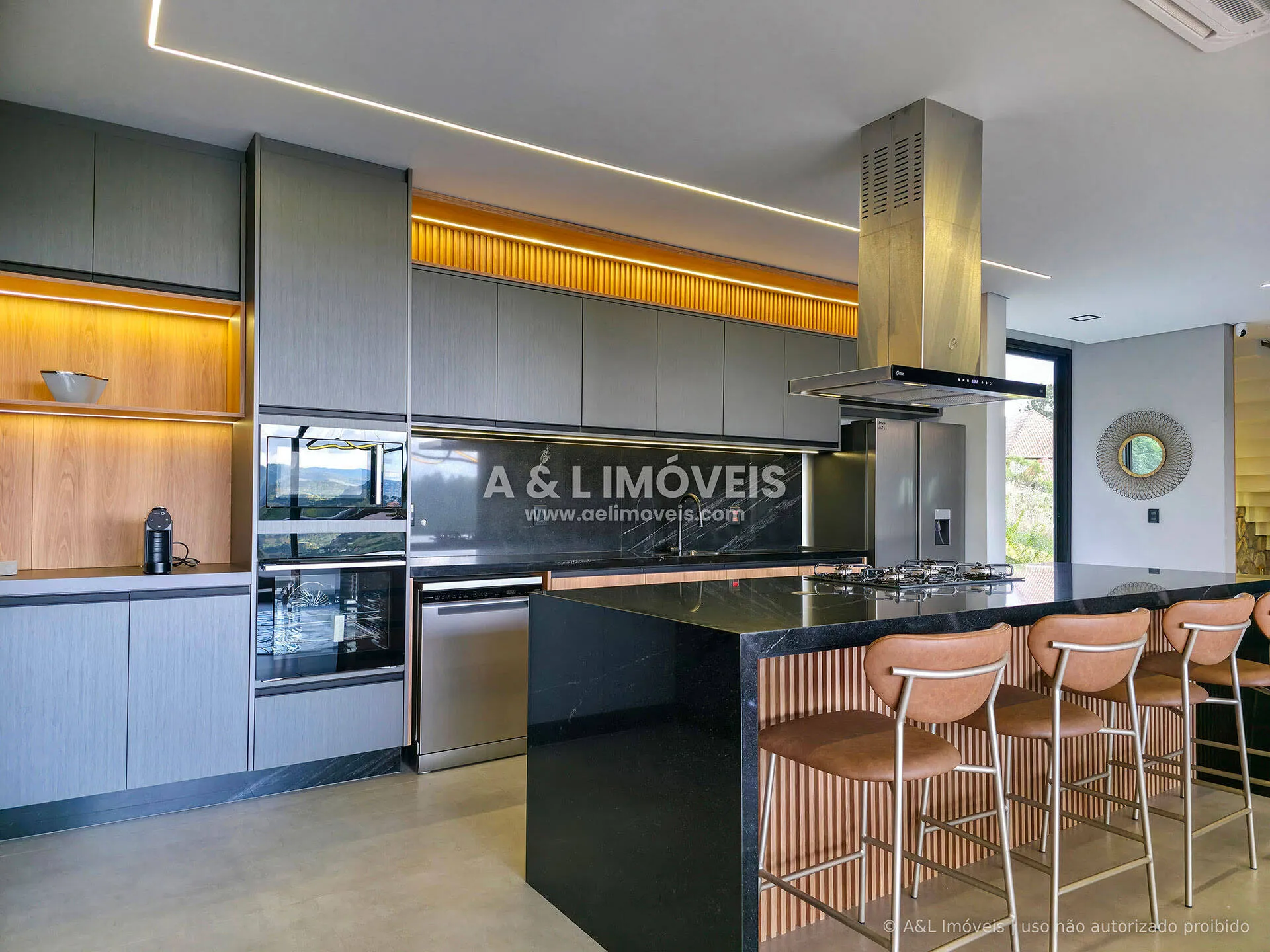 Imagem Casa à venda em Campos do Jordão | Iporanga | 4 suítes | Spa