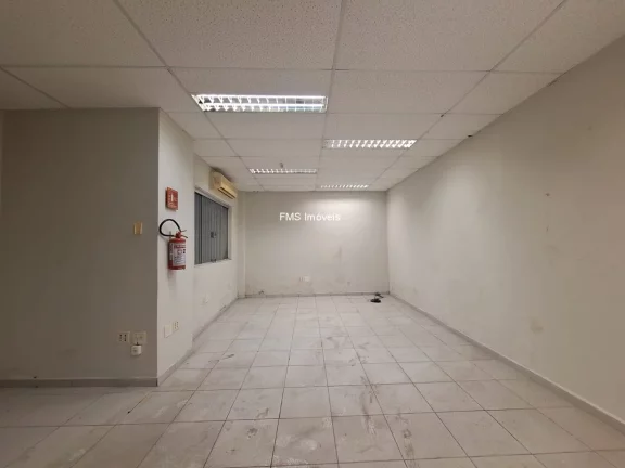 Imagem Prédio Comercial Inteiro para Locação em São Paulo-SP, Campo Belo: 486m², 3 Banheiros, 2 Vagas de Garagem!