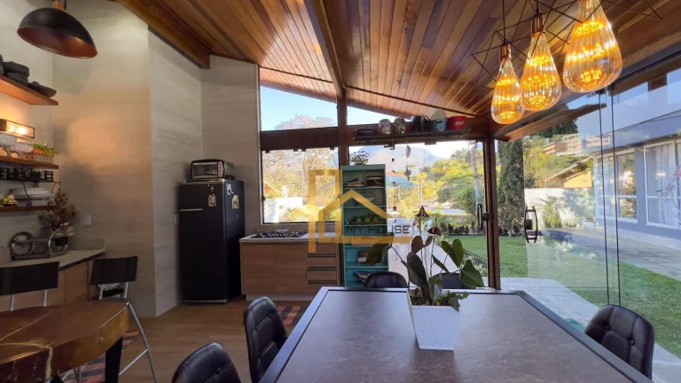 Imagem Casa de Alto Padrão no bairro do Golfe em Teresópolis-RJ