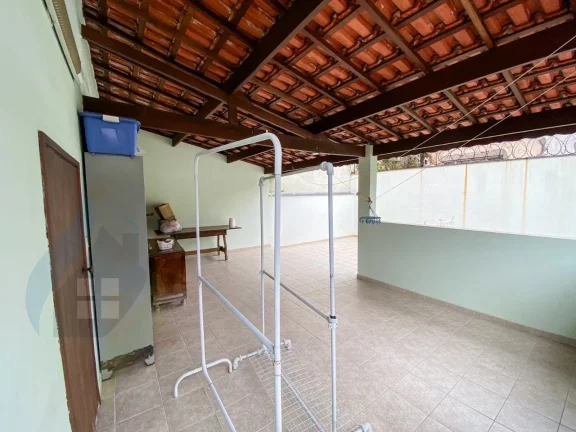 Imagem Casa com 2 dormitórios sendo 1 suíte, 2 banheiros, 4 vagas de 200,00 m² útil em Paulicéia, São Bernardo do Campo