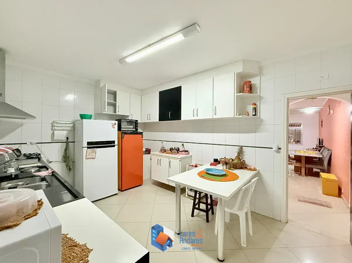 Imagem Sobrado para venda em Jardim dos Lagos com 3 quartos, sendo 3 suítes, 185m²