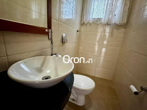 Imagem Casa com 3 dormitórios à venda, 236 m² por R$ 950.000,00 - Setor Faiçalville - Goiânia/GO