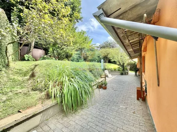 Imagem Casa integrada à venda na Granja Viana miolo, 4dorm, 2suítes