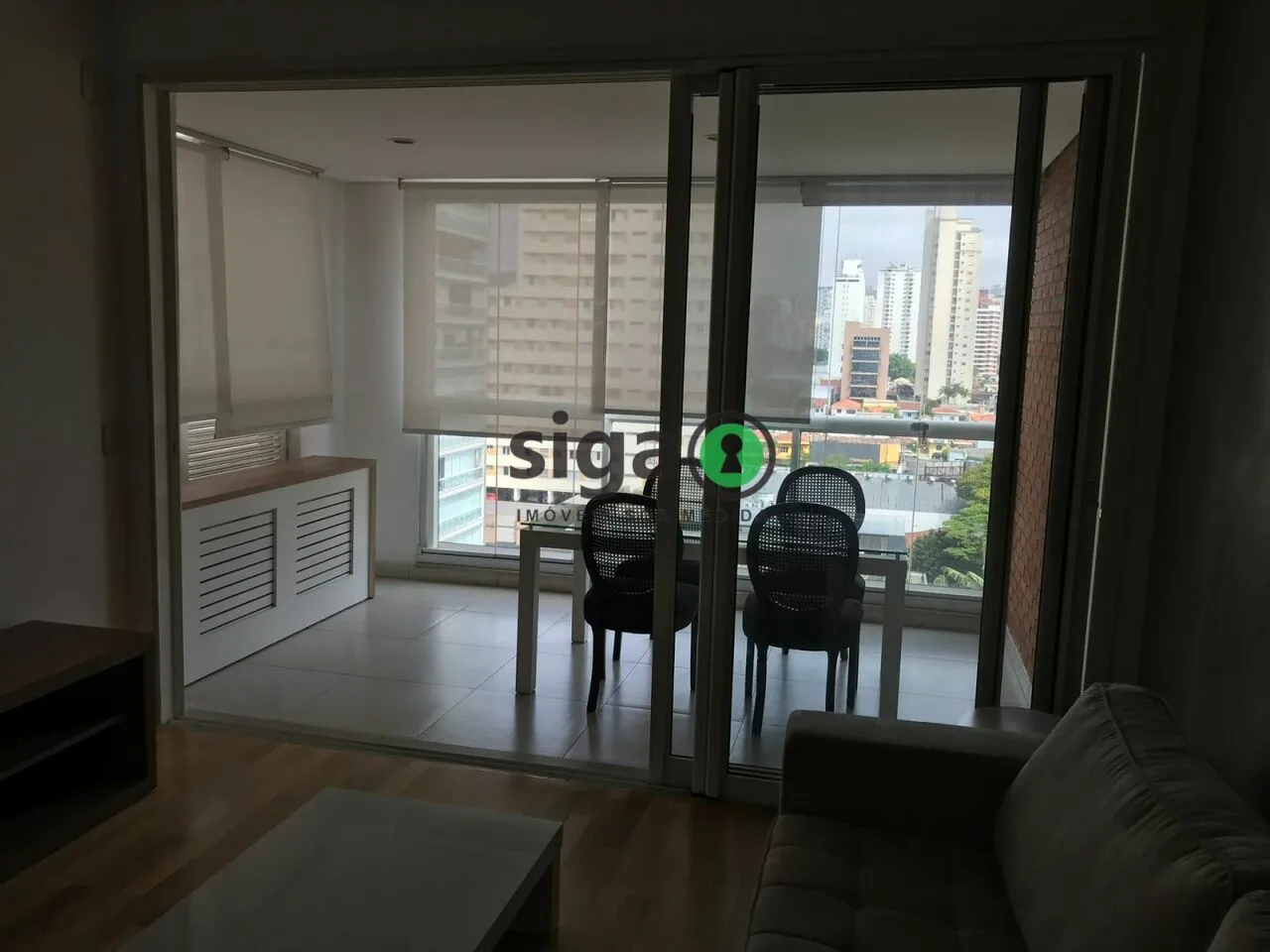Imagem Pronto para Morar - Apartamento Mobiliado com 1 suíte e 2 Vagas , Acabamentos Sofisticados