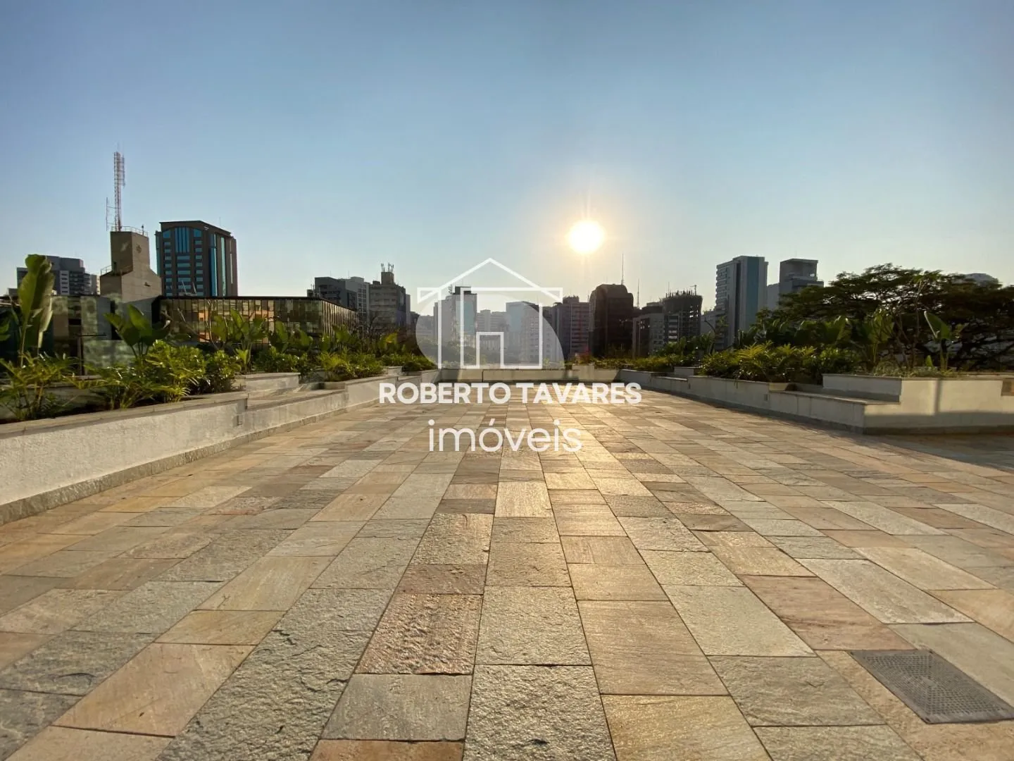 Imagem Prédio Inteiro de 10640m² no bairro Liberdade, em São Paulo