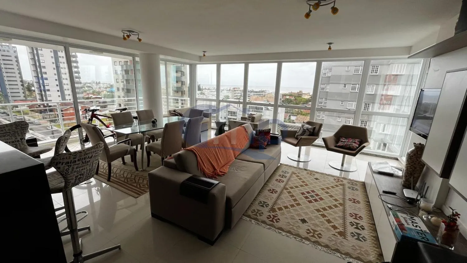 Imagem Apartamento Semimobiliado de 3 Dormitorios a Venda no Edificio Santorini, no Bairro Predial em Torres/RS