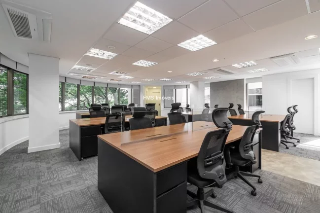 Imagem Conjunto Comercial de Alto Padrão mobiliado 330 m2 com 4 Salas e 5 Vagas de Garagem no Brooklin, São Paulo - SP!