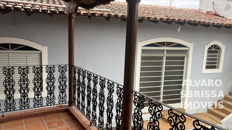 Imagem Casa ampla com 453 m2 para uso comercial ou residencial á venda com 3 dormitórios no B Brasil região nobre da cidade de Itu SP