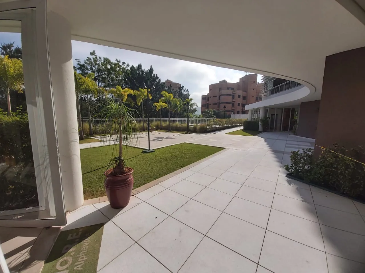 Imagem "Luxuoso Apartamento no Edifício More em Alphaville - 156m² de Conforto e Segurança"