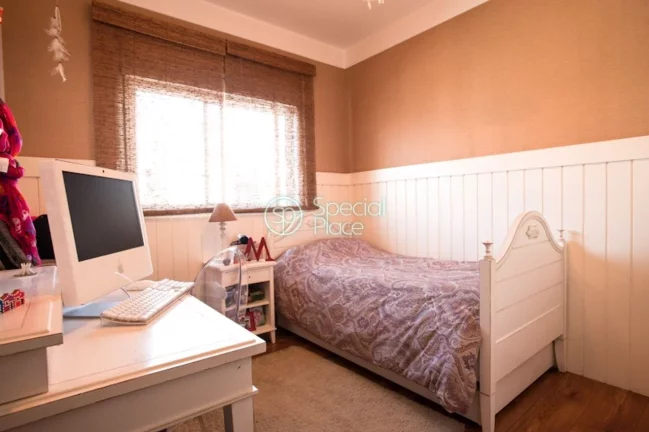 Imagem Lindo apartamento com 163m2 em rua muito procurada no Panamby. Condomínio com lazer completo destac...