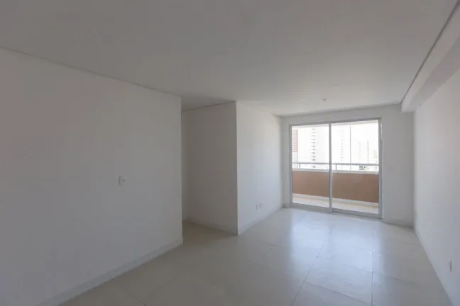 Imagem Apartamento com 3 Quartos à Venda, 78 m² em Guararapes - Fortaleza