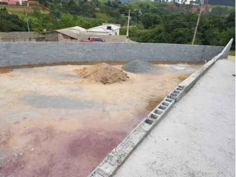 Imagem VENDA DE TERRENO NA CHÁCARA GUANABARA, EM GUARAREMA/SP, com área total de 580m² e terreno murado. ÓTIMA OPORTUNIDADE DE INVESTIMENTO! CONSULTE-NOS.