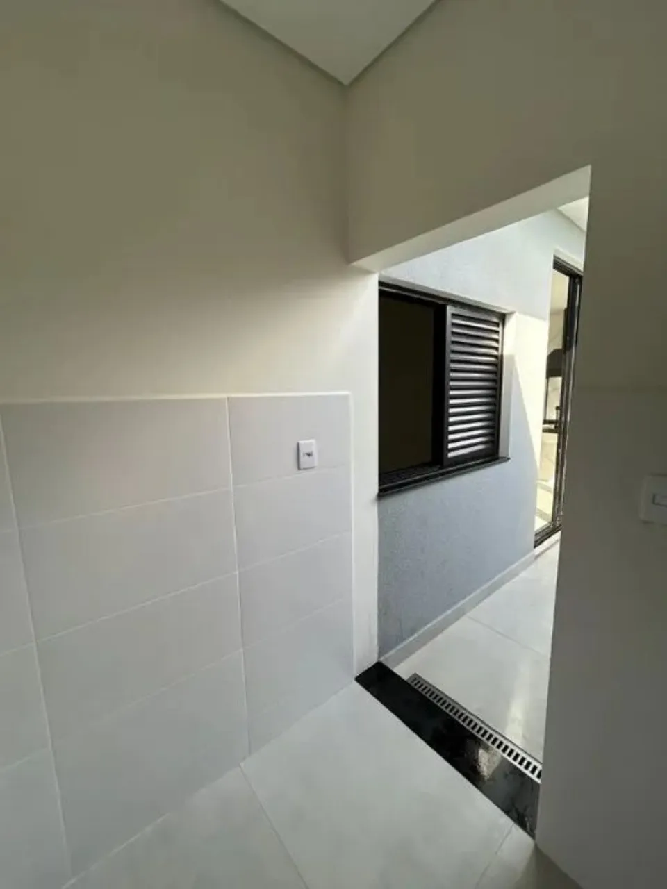 Imagem Casa de alto padrão no Condomínio Residencial Jardim em Sorocaba: 3 quartos, 1 suíte, 2 salas, 2 banheiros, 2 vagas de garagem, 118,23m².