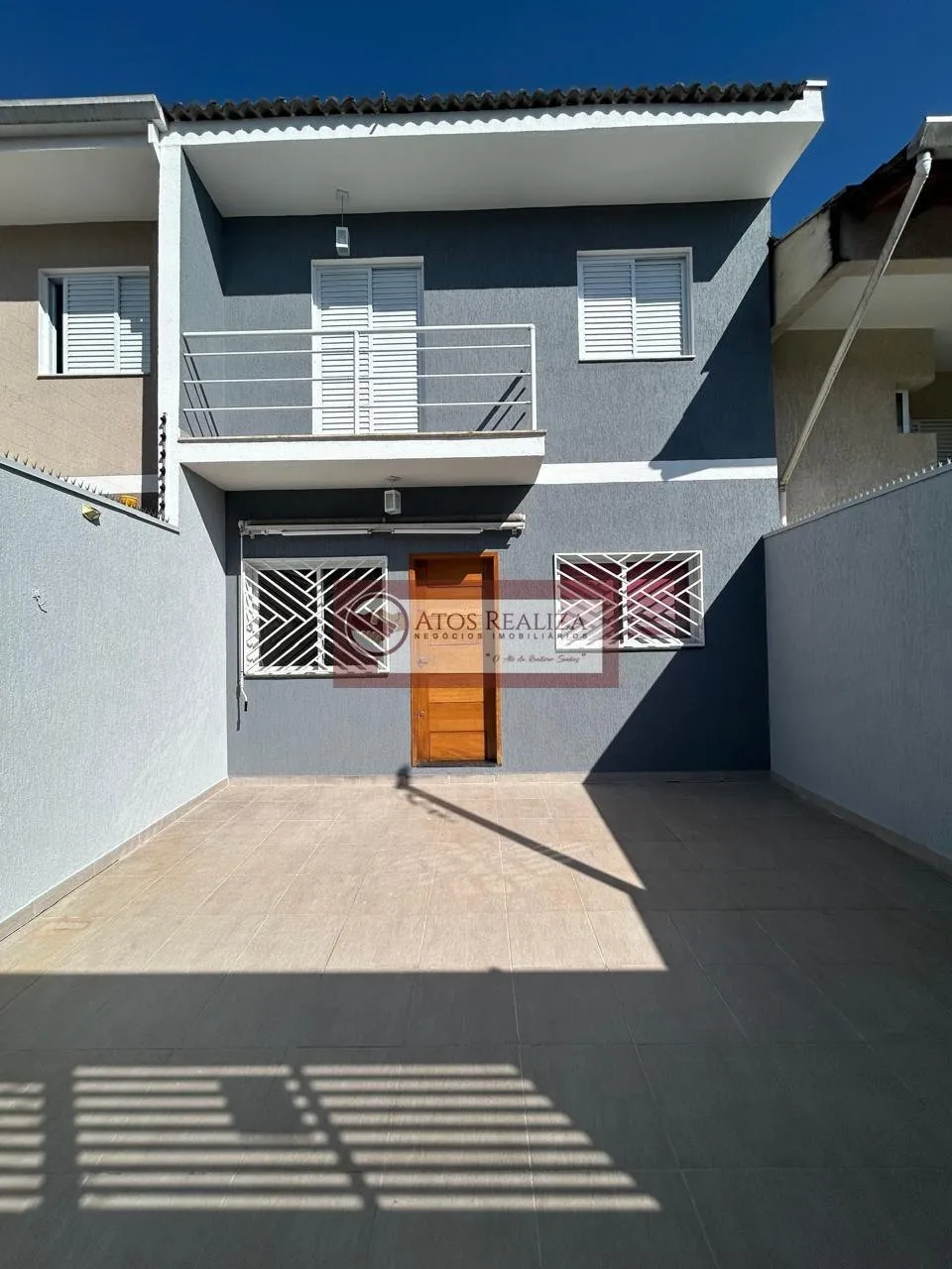 Imagem Sobrado à Venda no Jardim Ubirajara, Região de Interlagos SP, 2 Suítes, Lavabo, 2 vagas de Garagem, 70m²