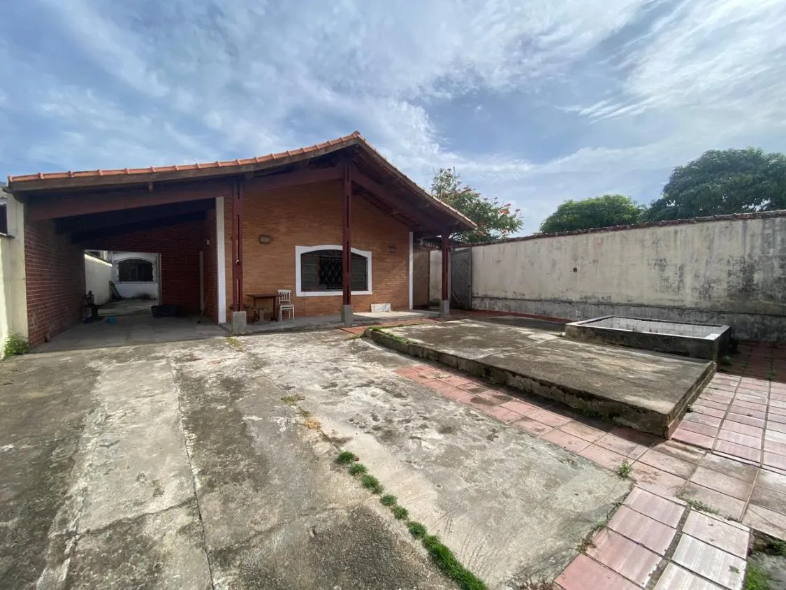 Foto do imóvel CASA ISOLADA 3 DORM E EDICULA LADO PRAIA FINANCIAMENTO BANCARIO ITANHAEM