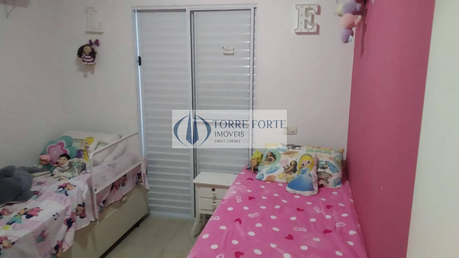 Imagem Linda casa com 110 m² em condomínio fechado 3 dorms 1 suíte 2 vagas garagem