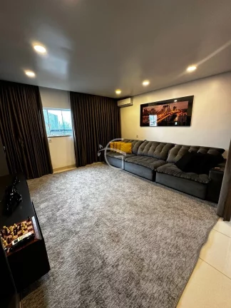 Imagem Venha se encantar com esta incrível casa localizada no prestigiado bairro Vila Nova, em Joinville.