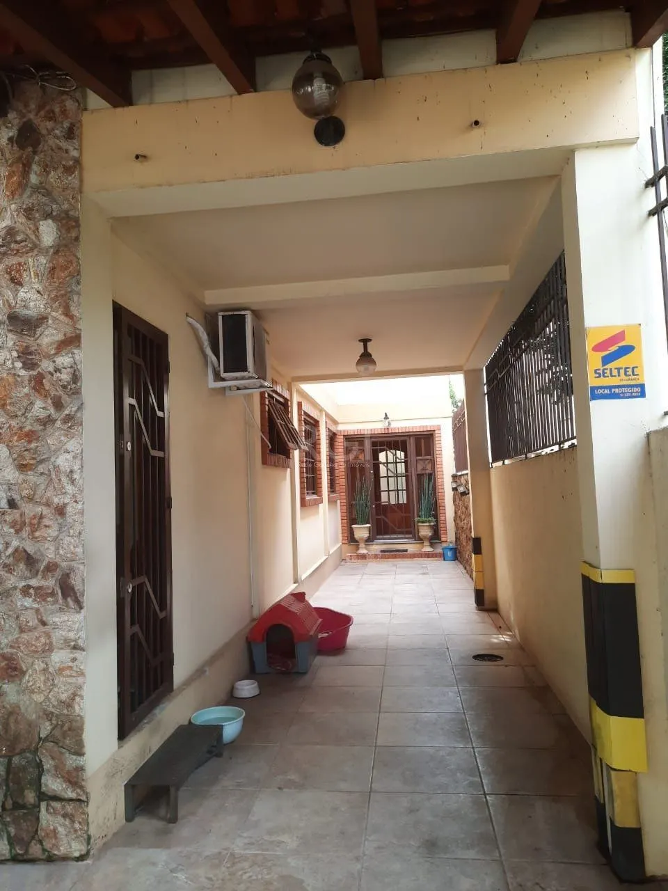 Imagem Casa para Venda - 347m², 5 dormitórios, sendo 2 suites, 3 vagas - São João