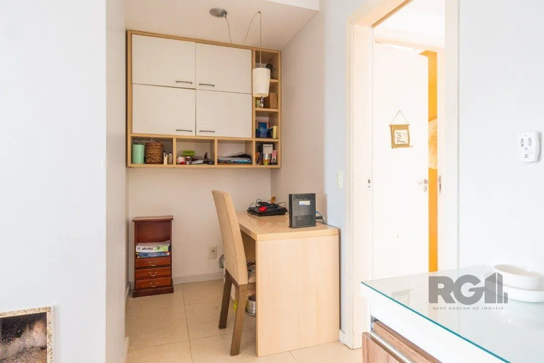 Imagem Cobertura Horizontal, 3 quartos, 1 suite, piscina, condominio com infra, 2 vagas - Bairro Tristeza