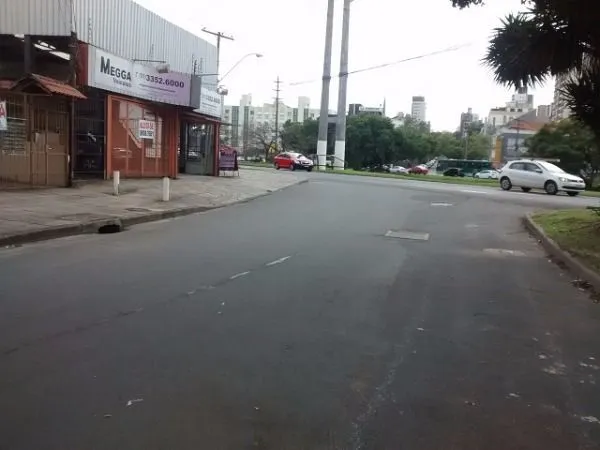 Imagem Terreno para Venda - 405.5m², 0 dormitórios, Partenon