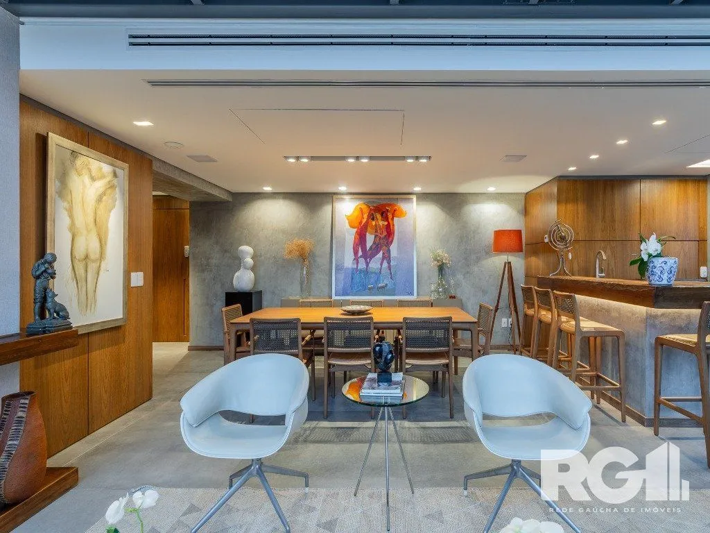 Imagem Belíssimo apartamento no Glass Aurélio andar alto, Living com pé direito duplo, 174m² privativos finamente decorado no Moinhos de Vento