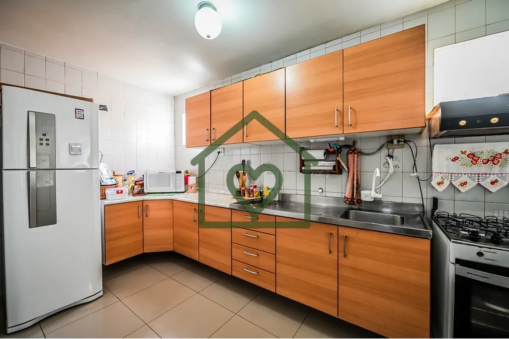Imagem Sinta-se em casa nesta encantadora Casa em Condomínio à venda em Porto Alegre, na tranquila Rua Á...