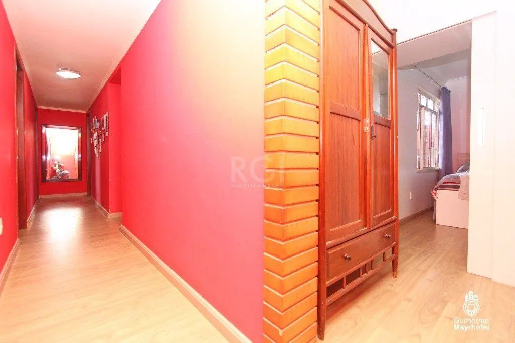 Imagem Casa para Venda - 500m², 5 dormitórios, sendo 2 suites, 5 vagas - Menino Deus