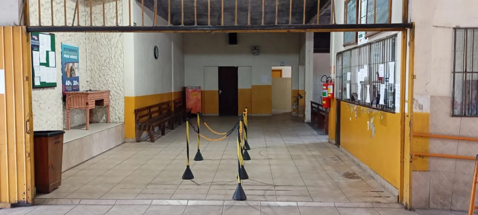 Imagem Prédio Comercial, com lojas alugadas, centro de Butiá. Preço Abaixo do Mercado!