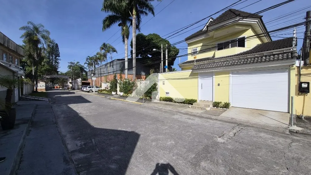 Imagem Casa à venda em Vargem Pequena - 201m², 4 quartos (1 suíte) | Condomínio Paraíso Classe A