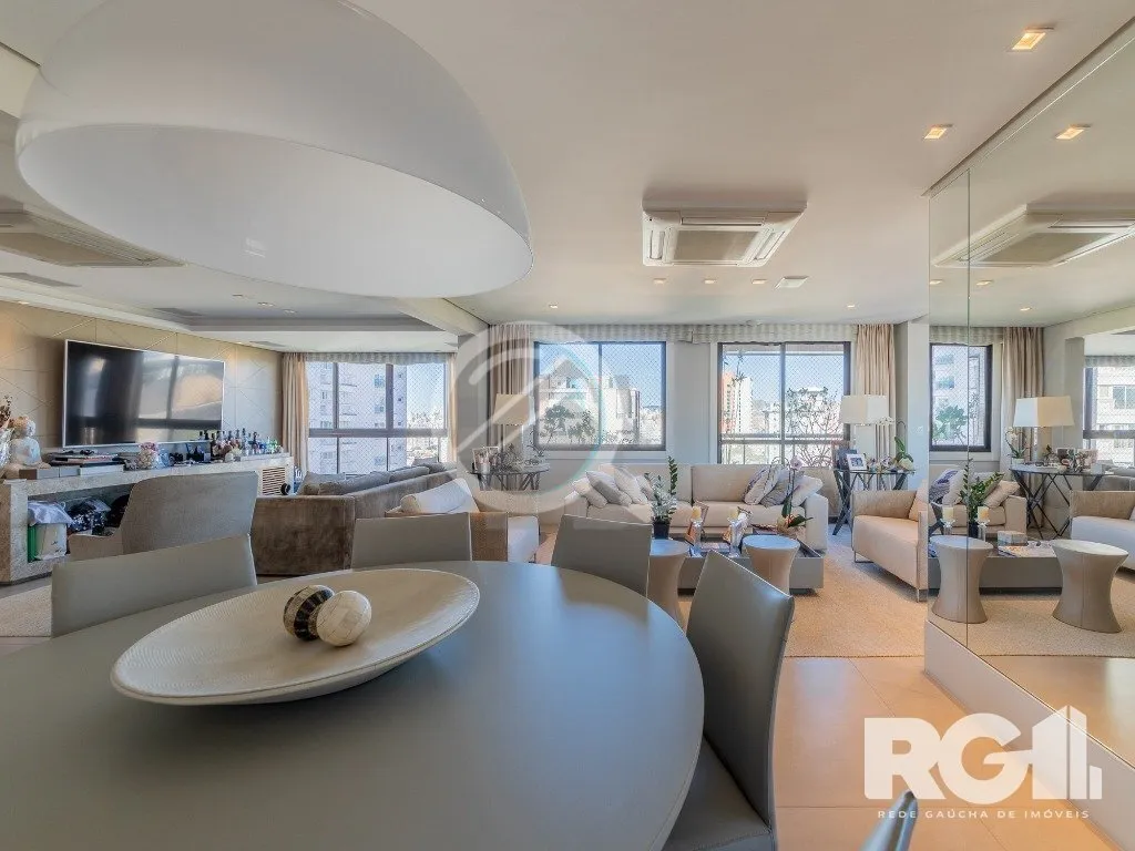 Imagem EXCLUSIVIDADE. Belíssimo apartamento com 245 m², mobiliado, com 3 suítes no bairro Moinhos de Ven...
