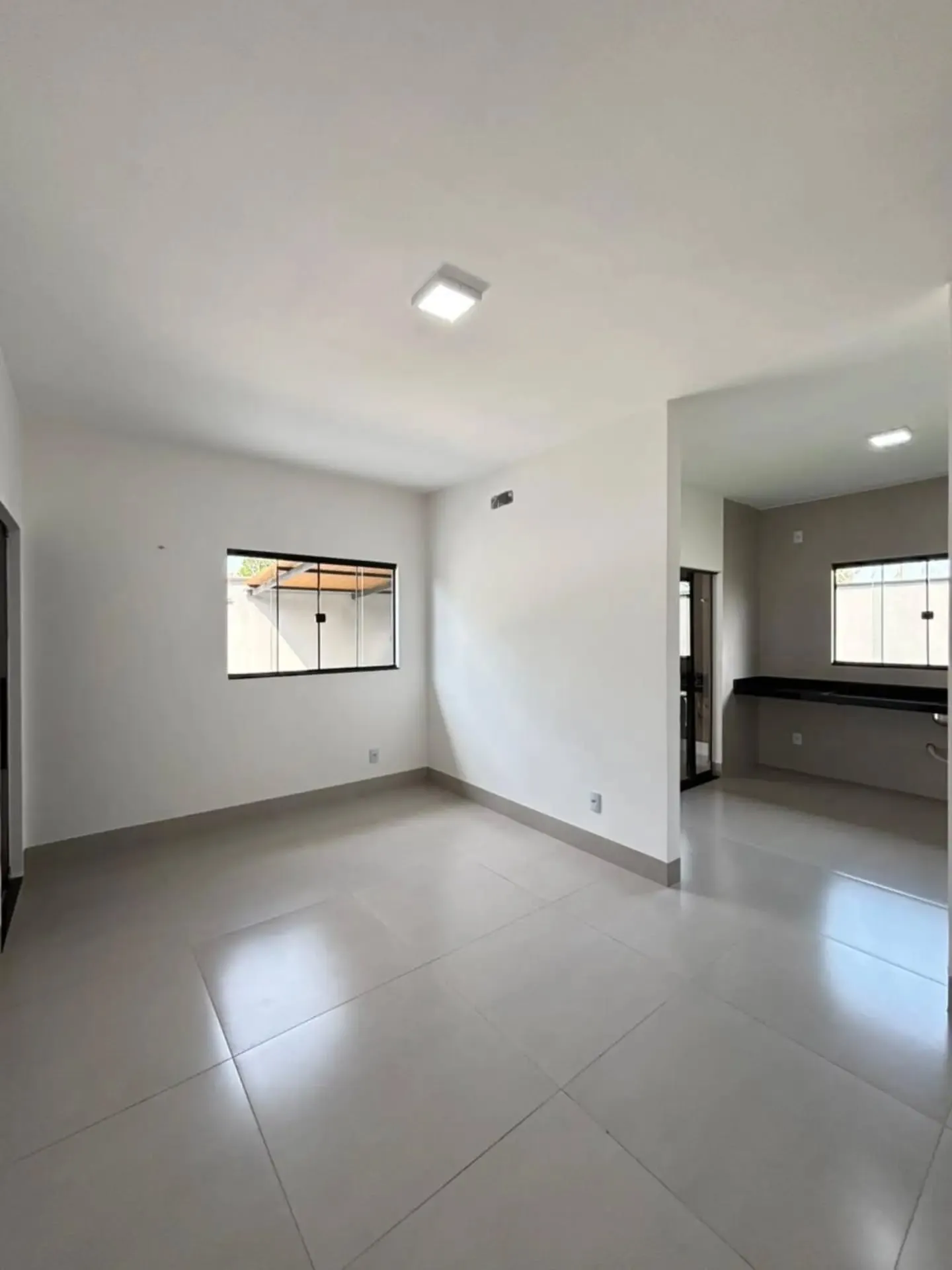 Imagem Casa 2/4 C Suite De Esquina No Setor Rio Vermelho