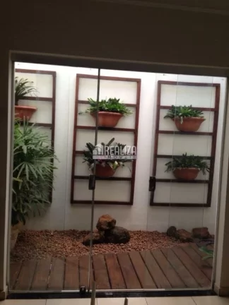 Imagem Imóvel com piscina e churrasqueira no Jardim Novo Horizonte em Uberaba!