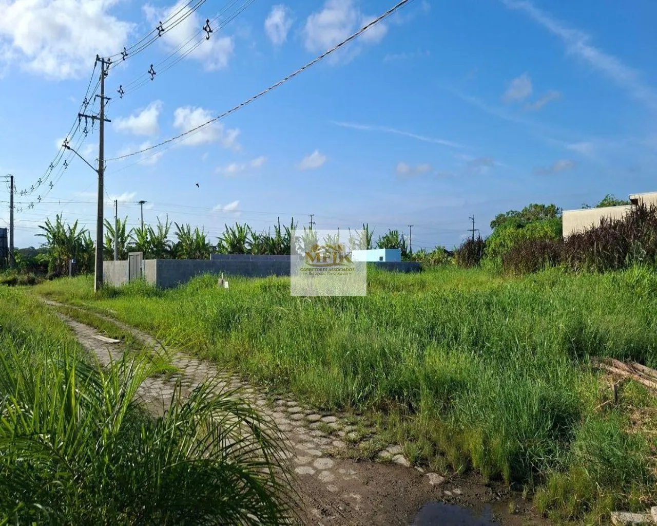 Imagem Terreno de 450 m² à venda em Atami