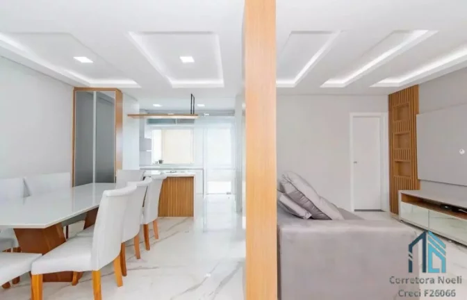 Imagem Sobrado Mobiliado com terraço , 03 quartos c/suíte, 04 vagas, no Pinheirinho em Curitiba PR