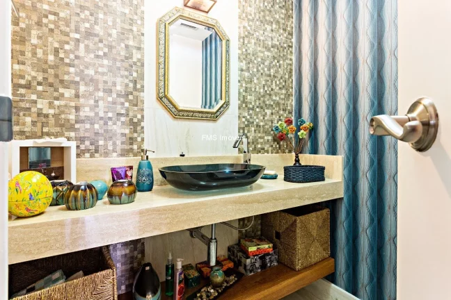 Imagem Apartamento para locação em Moema, com 2 suítes, 3 vagas de garagem.