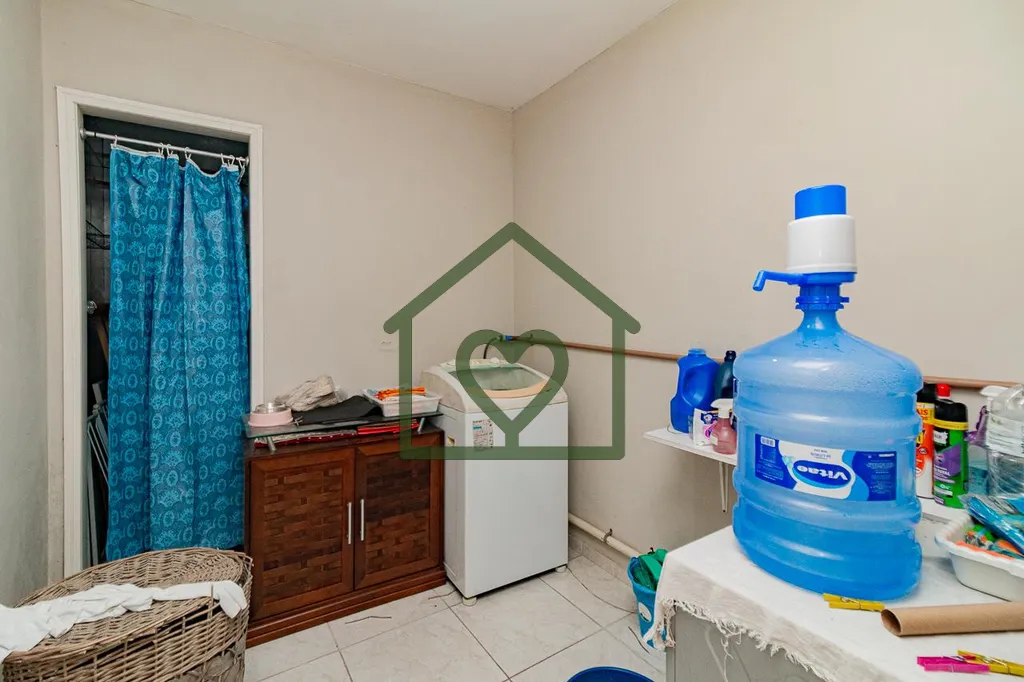 Imagem Apartamento de 3 dormitórios com dependência de empregada, com 89m² privativos, localizado no cha...