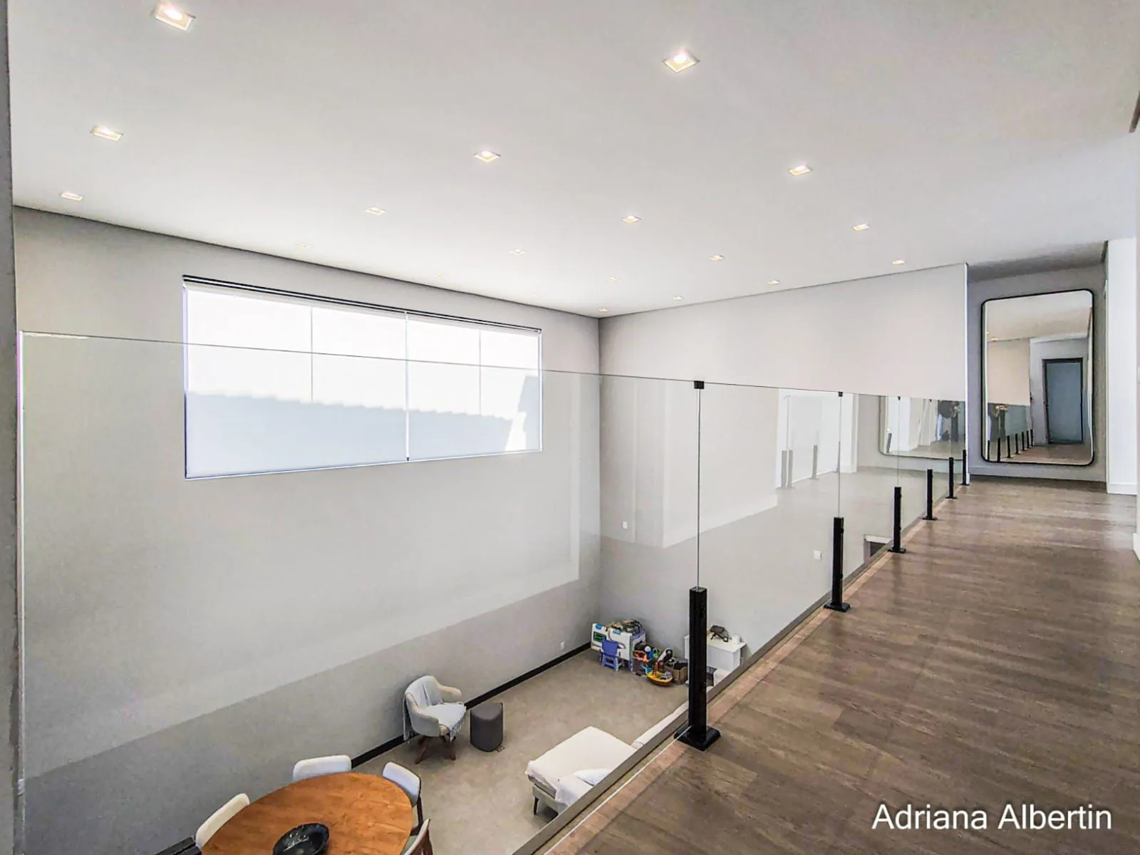Imagem Casa com 345m², piscina e vista para o Guaiba