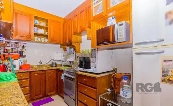 Imagem Casa com 7 Quartos e 6 vagas à Venda, 470 m² no Bairro Petrópolis