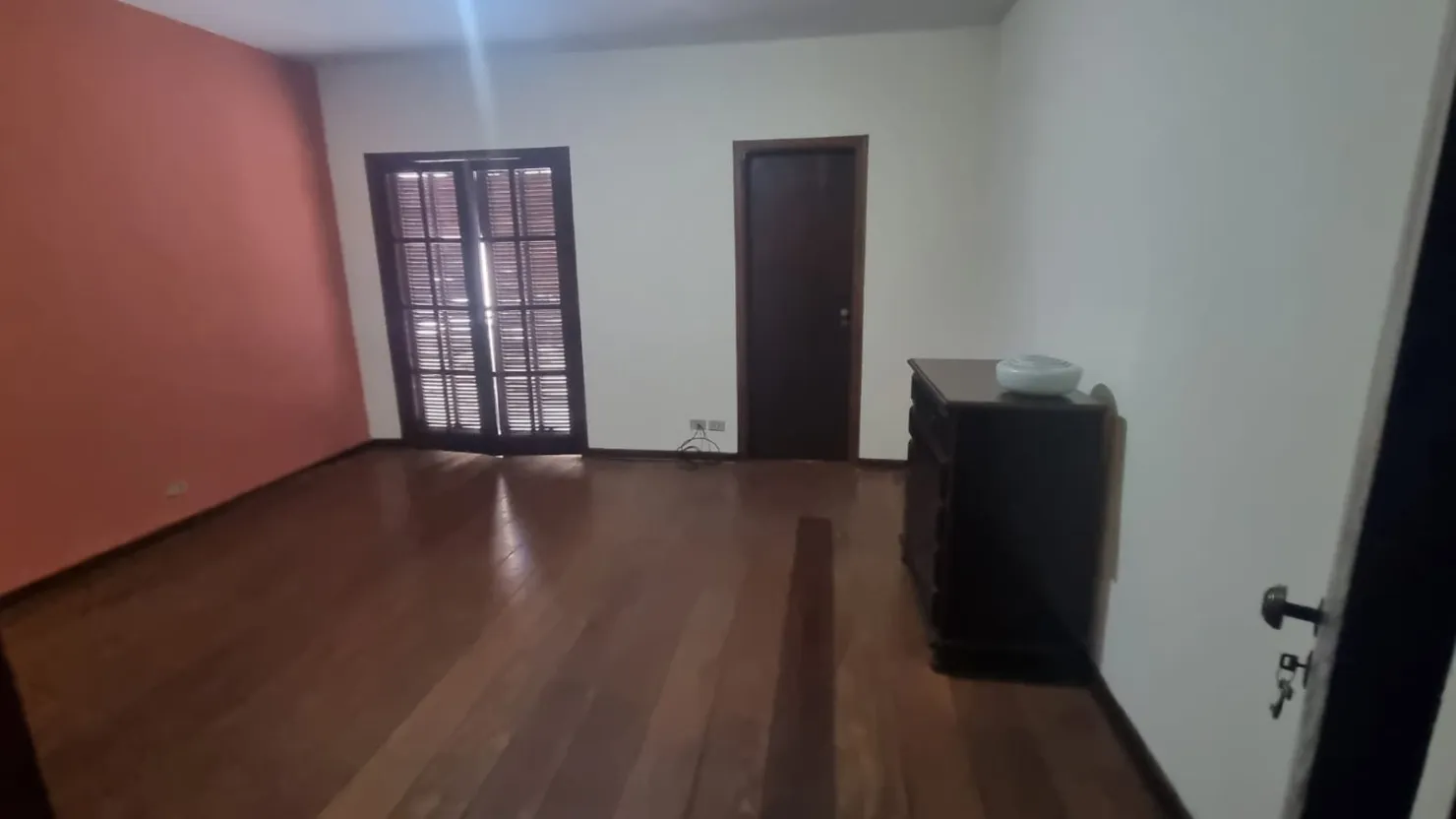 Imagem Sobrado à venda - 4 dormitórios (1 Suite)