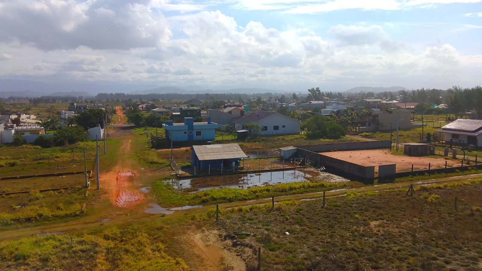 Imagem Terreno à venda em Torres, Praia Real, 300m2